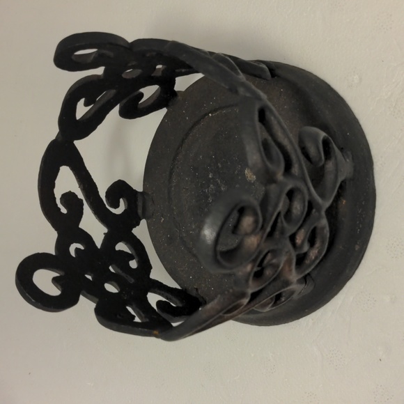 Vintage Cast Iron Candle/ Wine Bottle Holder - Picture 3 of 7
